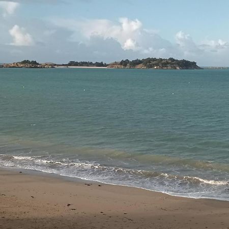 La Ville Es Colins Beaussais Sur Mer Exterior foto